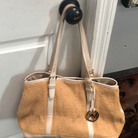 Micheal kors shoulder bag MK - Picture 4 of 9